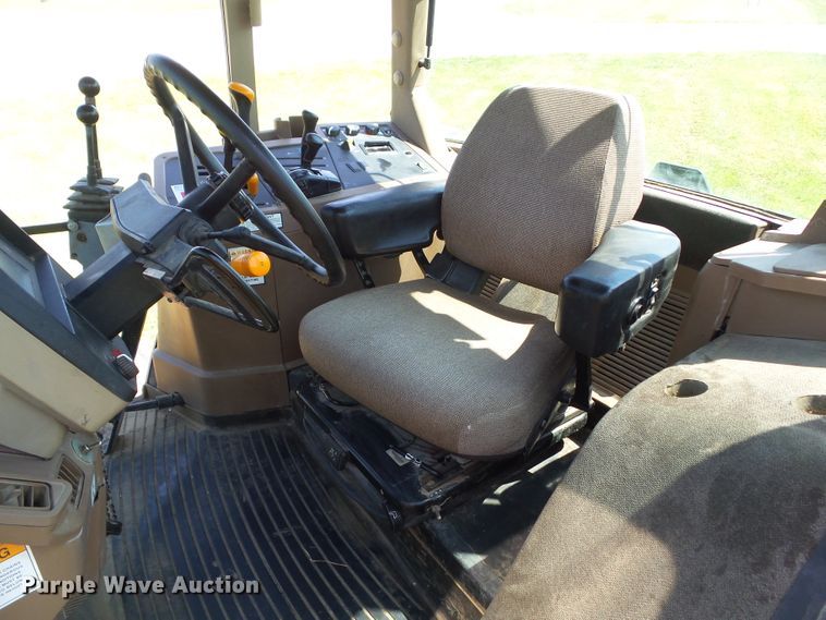 image for item DF0849 2000 John Deere 7210  tractor