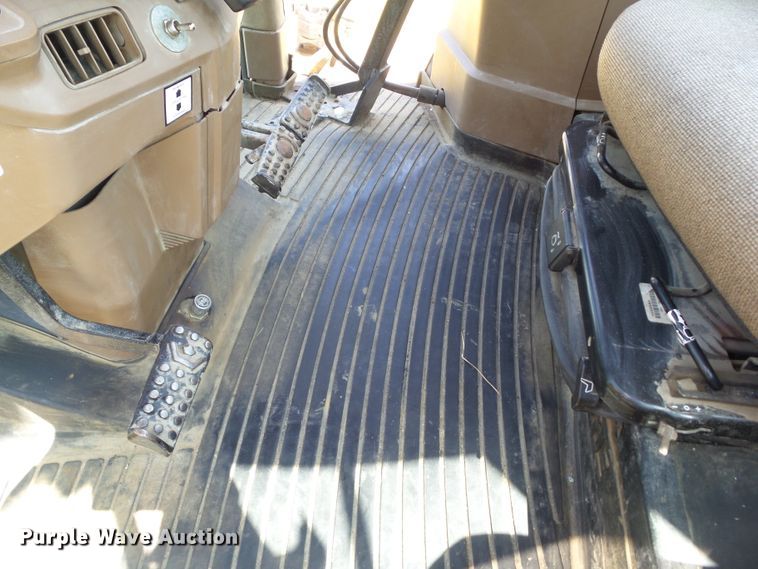 image for item DF0849 2000 John Deere 7210  tractor