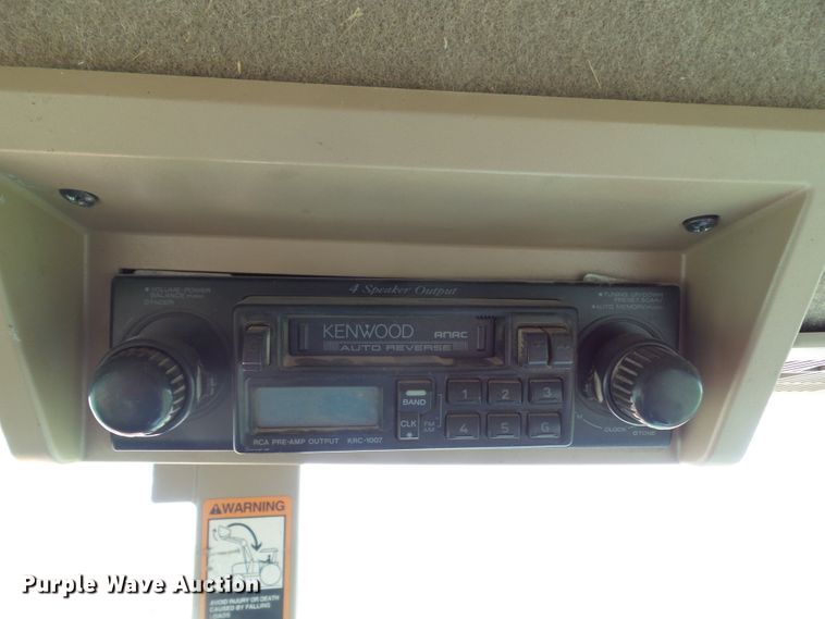 image for item DF0849 2000 John Deere 7210  tractor