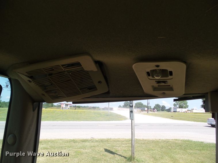 image for item DF0849 2000 John Deere 7210  tractor