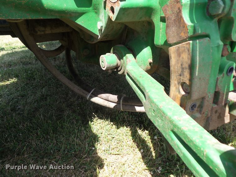 image for item DF0849 2000 John Deere 7210  tractor