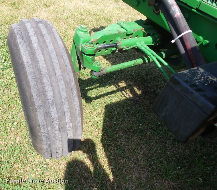 image for item DF0849 2000 John Deere 7210  tractor