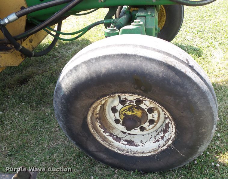 image for item DF0849 2000 John Deere 7210  tractor