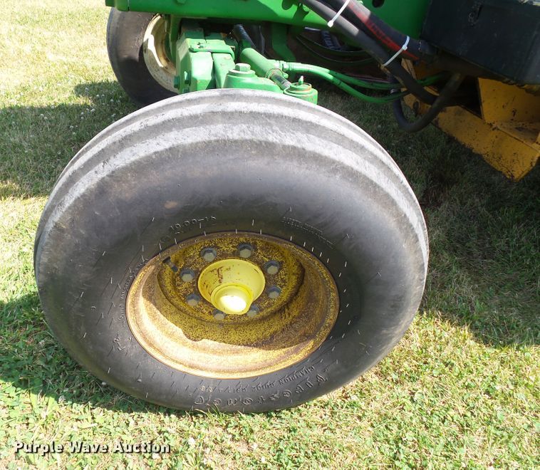 image for item DF0849 2000 John Deere 7210  tractor