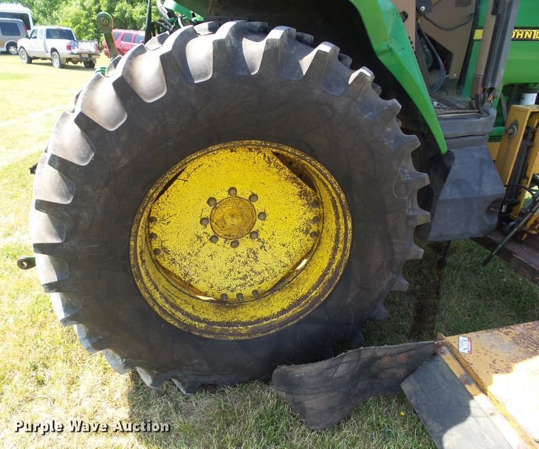 image for item DF0849 2000 John Deere 7210  tractor