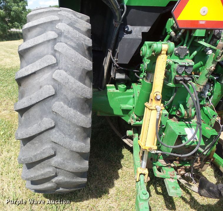 image for item DF0849 2000 John Deere 7210  tractor