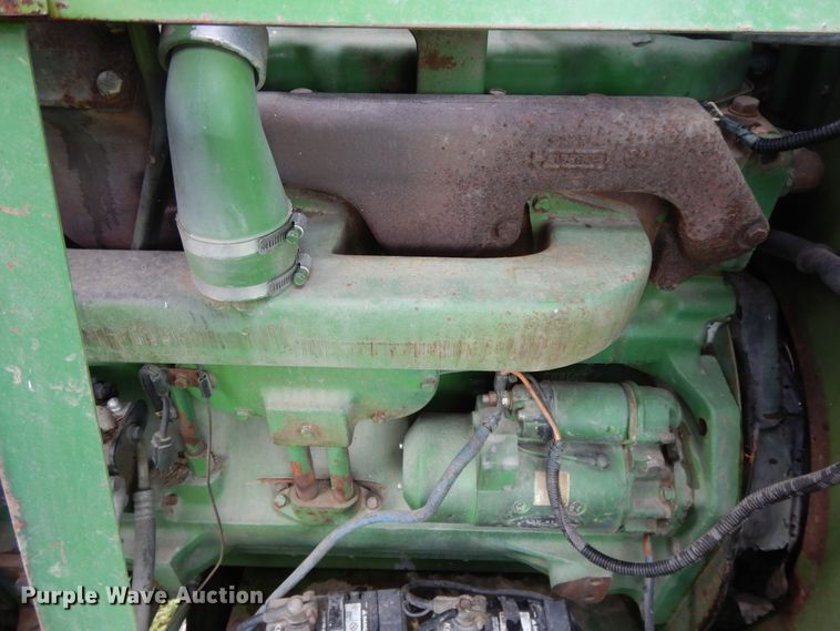 image for item DF5175 1981 John Deere SideHill 6620 combine