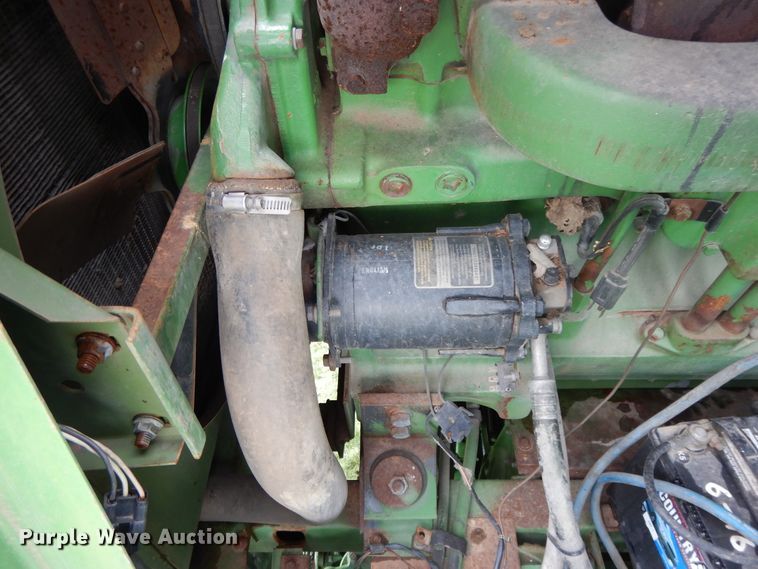 image for item DF5175 1981 John Deere SideHill 6620 combine