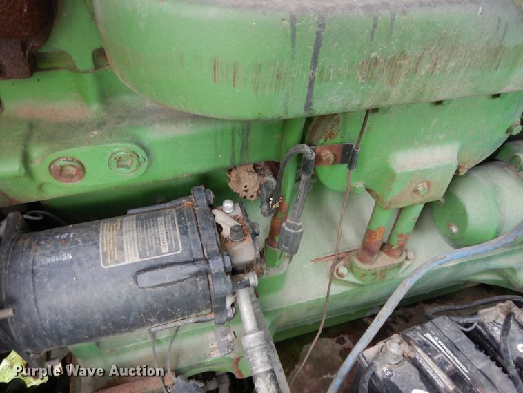 image for item DF5175 1981 John Deere SideHill 6620 combine