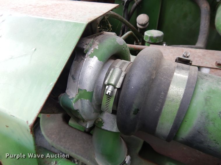 image for item DF5175 1981 John Deere SideHill 6620 combine