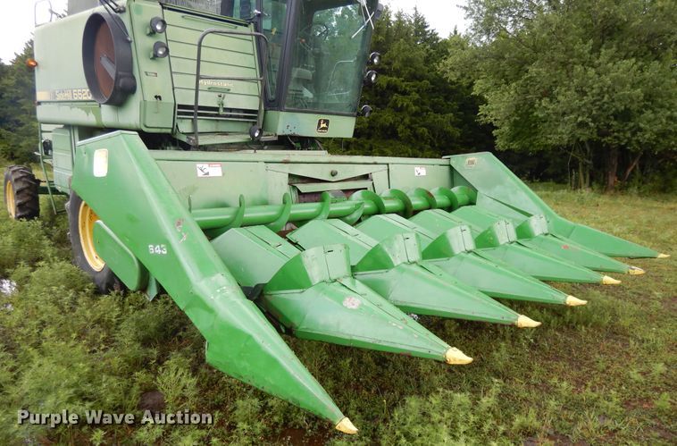 image for item DF5175 1981 John Deere SideHill 6620 combine
