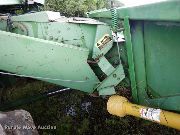 image for item DF5175 1981 John Deere SideHill 6620 combine