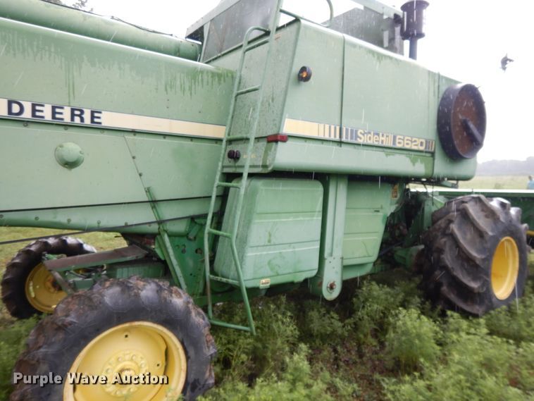 image for item DF5175 1981 John Deere SideHill 6620 combine
