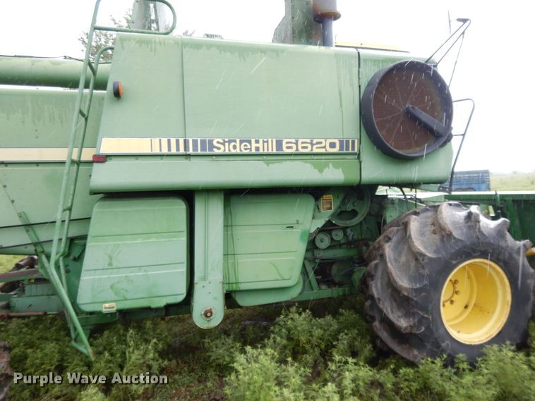 image for item DF5175 1981 John Deere SideHill 6620 combine