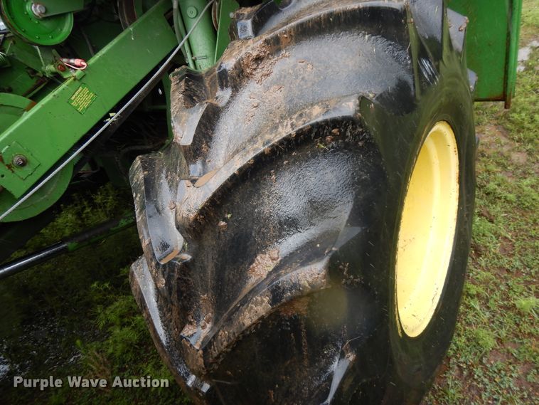 image for item DF5175 1981 John Deere SideHill 6620 combine