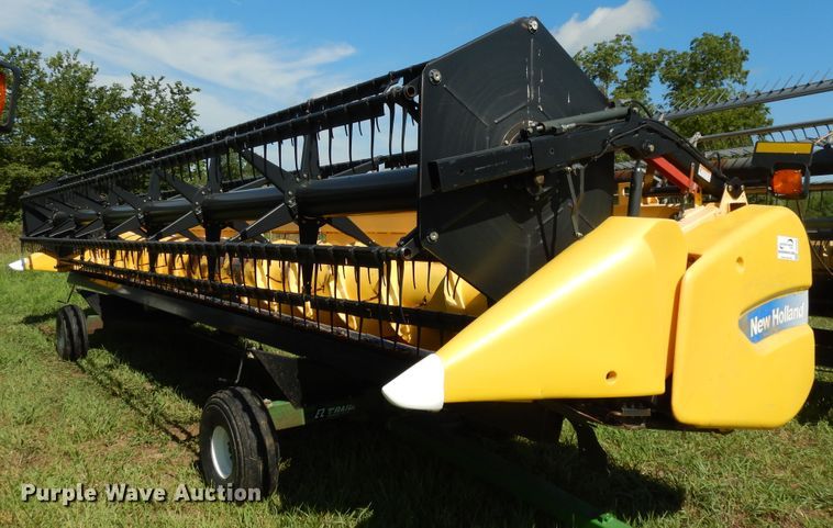 image for item DF5209 2011 New Holland 740CF30 flex head