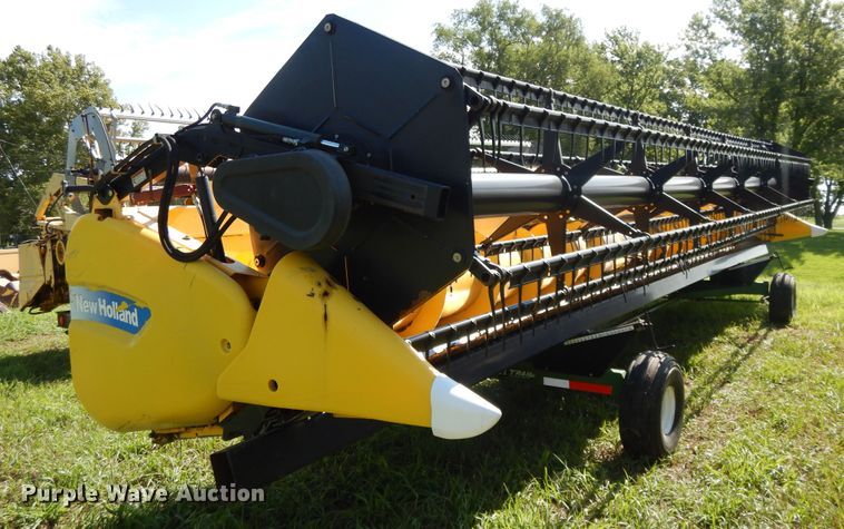 image for item DF5209 2011 New Holland 740CF30 flex head