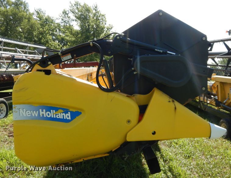 image for item DF5209 2011 New Holland 740CF30 flex head