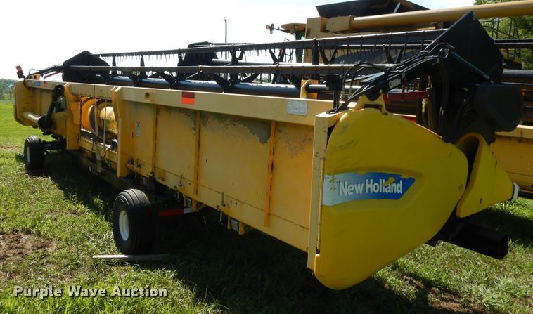 image for item DF5209 2011 New Holland 740CF30 flex head