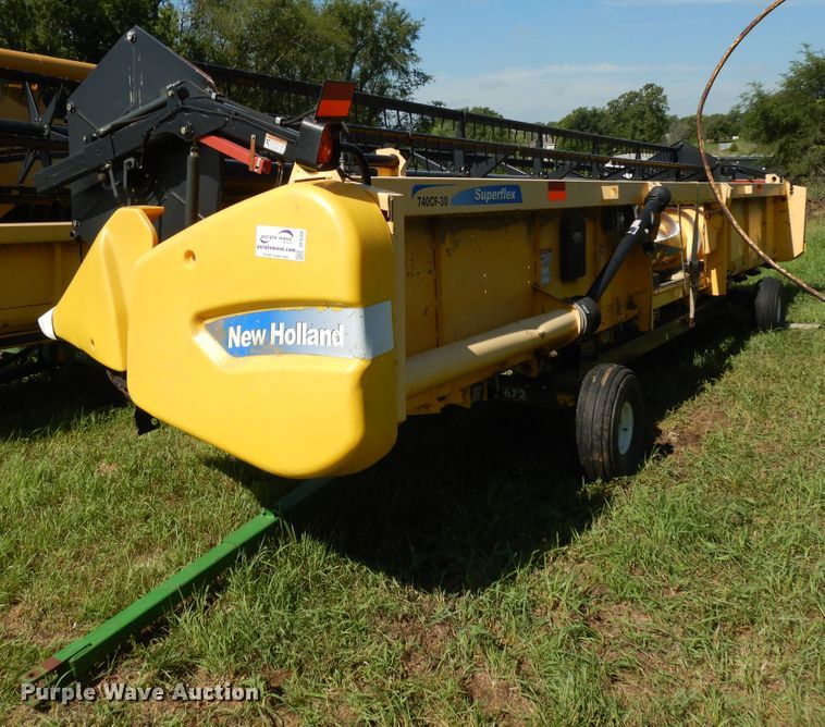 image for item DF5209 2011 New Holland 740CF30 flex head