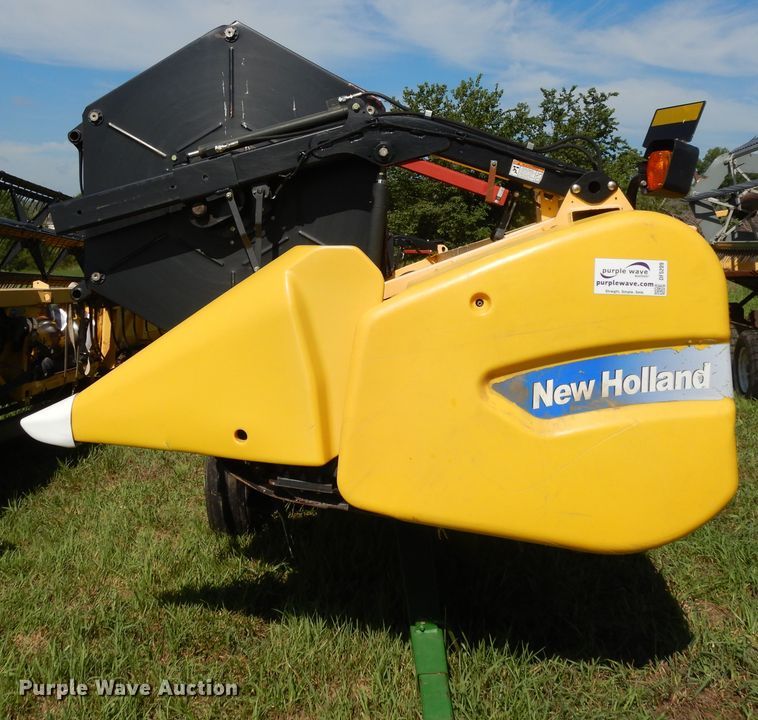image for item DF5209 2011 New Holland 740CF30 flex head