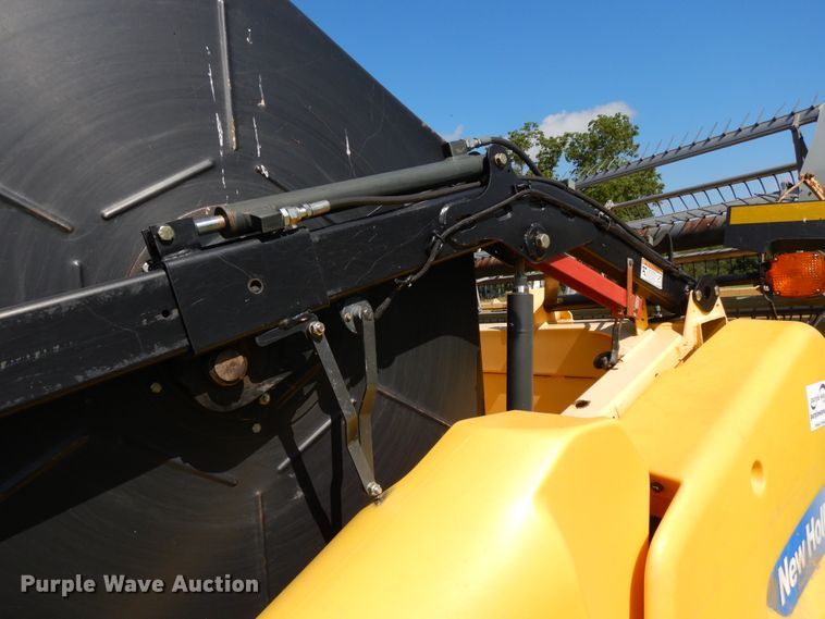 image for item DF5209 2011 New Holland 740CF30 flex head