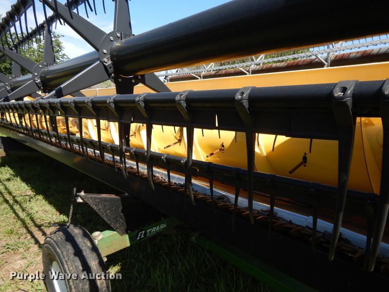 image for item DF5209 2011 New Holland 740CF30 flex head