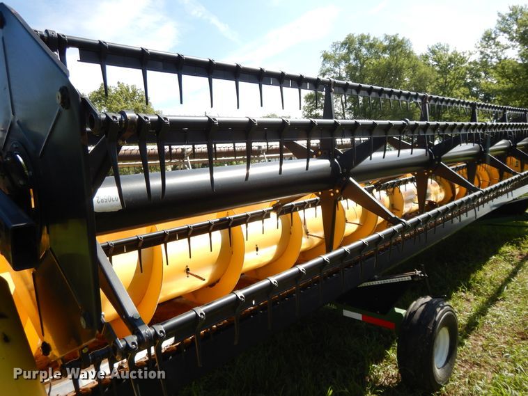 image for item DF5209 2011 New Holland 740CF30 flex head