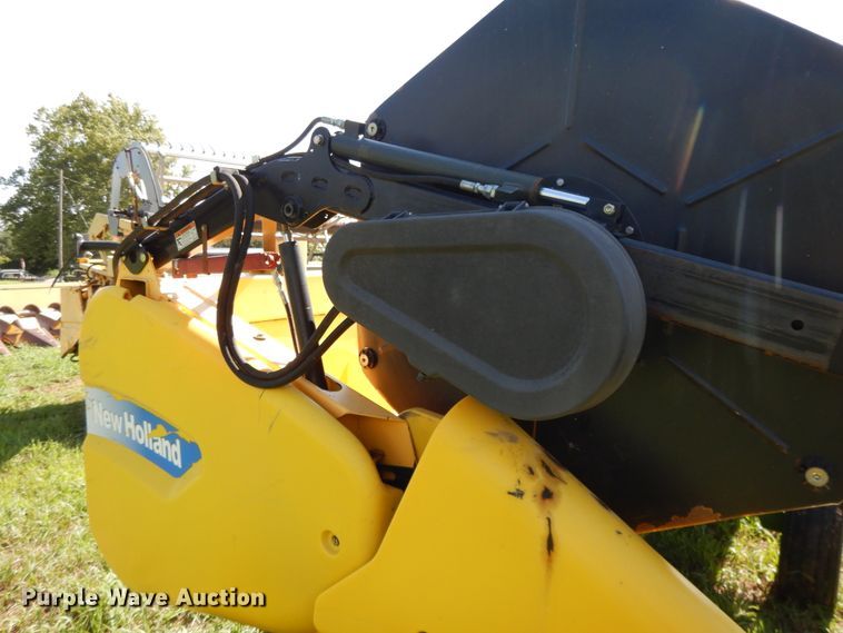 image for item DF5209 2011 New Holland 740CF30 flex head