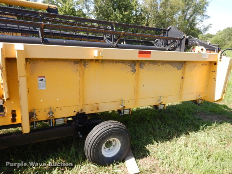 image for item DF5209 2011 New Holland 740CF30 flex head