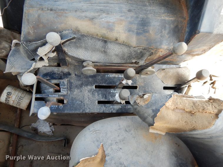 image for item DF5212 1971 Case 1070  tractor