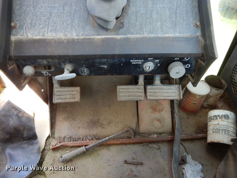 image for item DF5212 1971 Case 1070  tractor