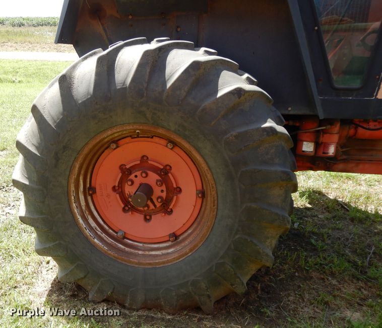 image for item DF5212 1971 Case 1070  tractor