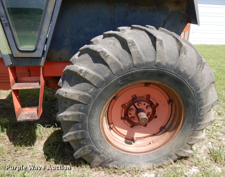 image for item DF5212 1971 Case 1070  tractor