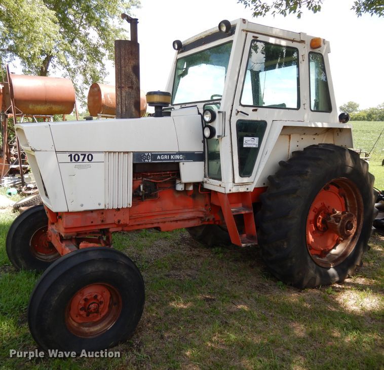 image for item DF5214 1976 Case 1070  tractor