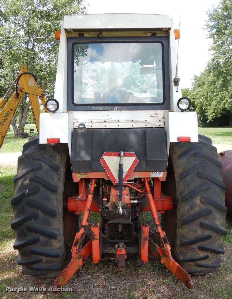 image for item DF5214 1976 Case 1070  tractor