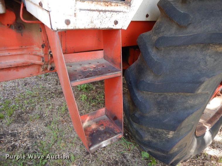 image for item DF5214 1976 Case 1070  tractor