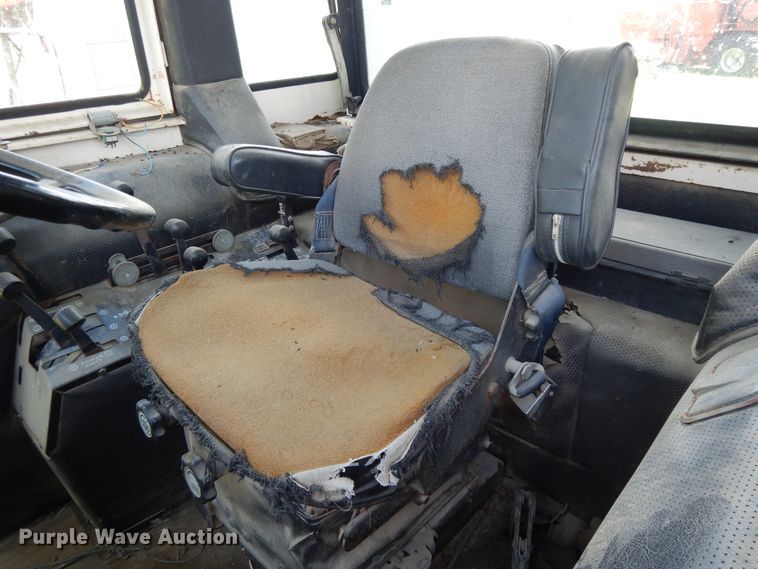 image for item DF5214 1976 Case 1070  tractor