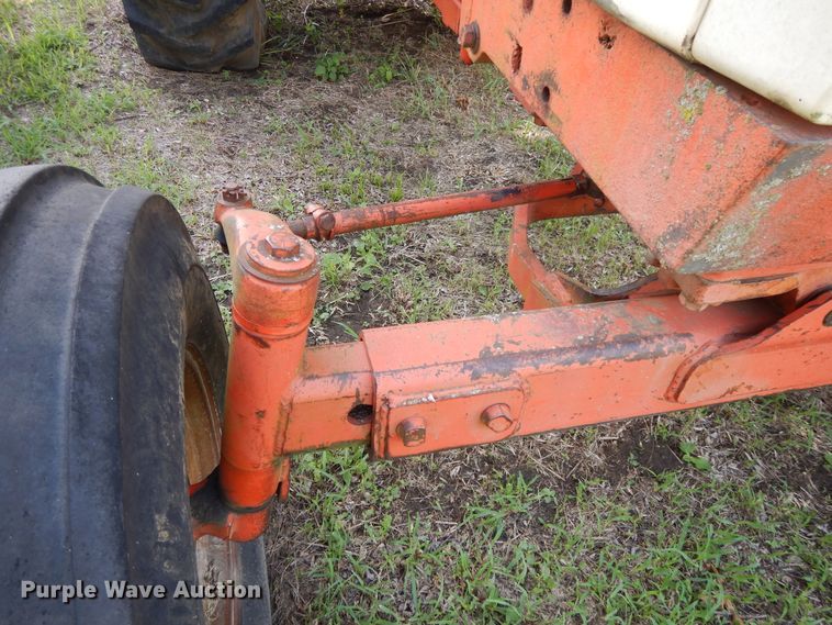image for item DF5214 1976 Case 1070  tractor