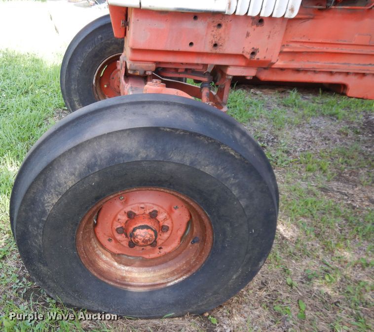 image for item DF5214 1976 Case 1070  tractor