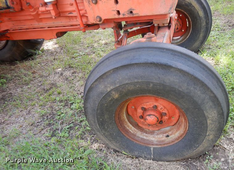 image for item DF5214 1976 Case 1070  tractor