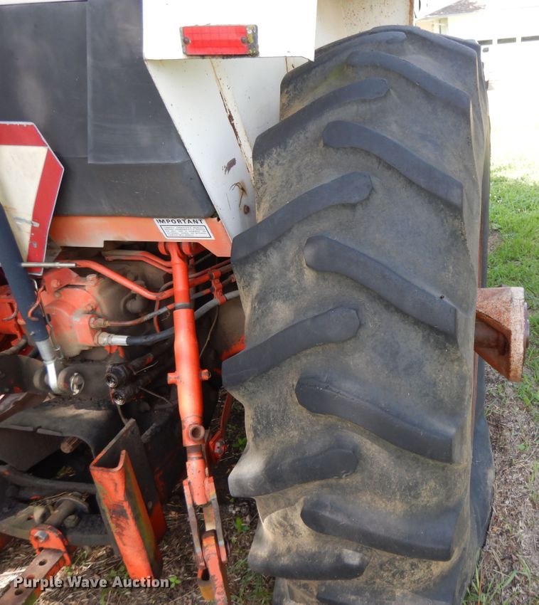 image for item DF5214 1976 Case 1070  tractor