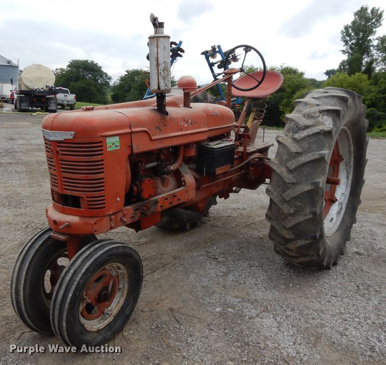image for item DF5239 1951 Farmall H  tractor
