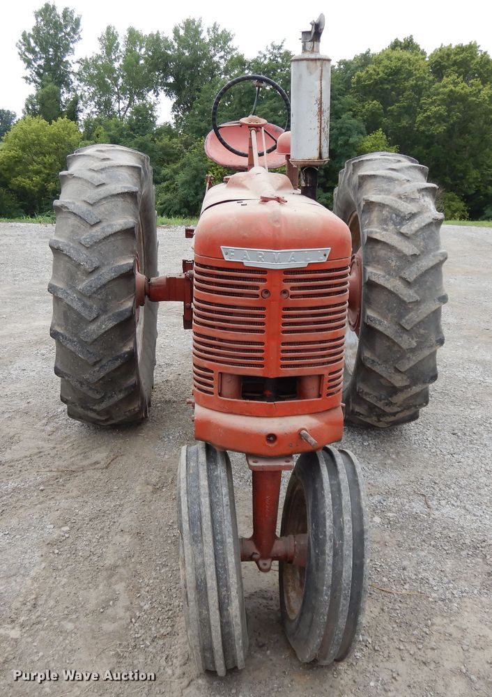 image for item DF5239 1951 Farmall H  tractor