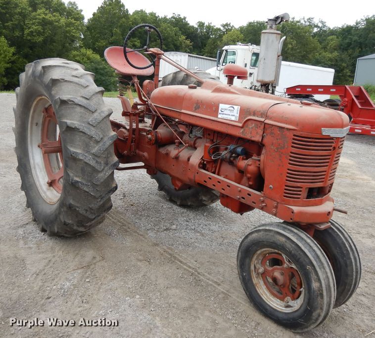 image for item DF5239 1951 Farmall H  tractor