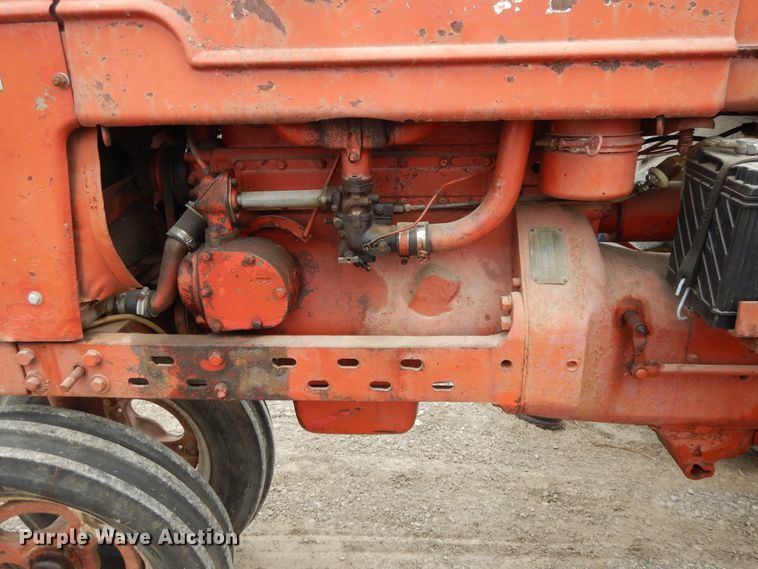 image for item DF5239 1951 Farmall H  tractor