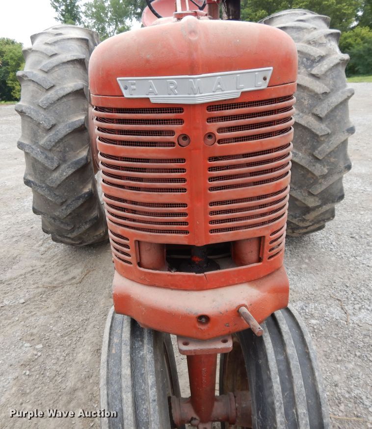 image for item DF5239 1951 Farmall H  tractor
