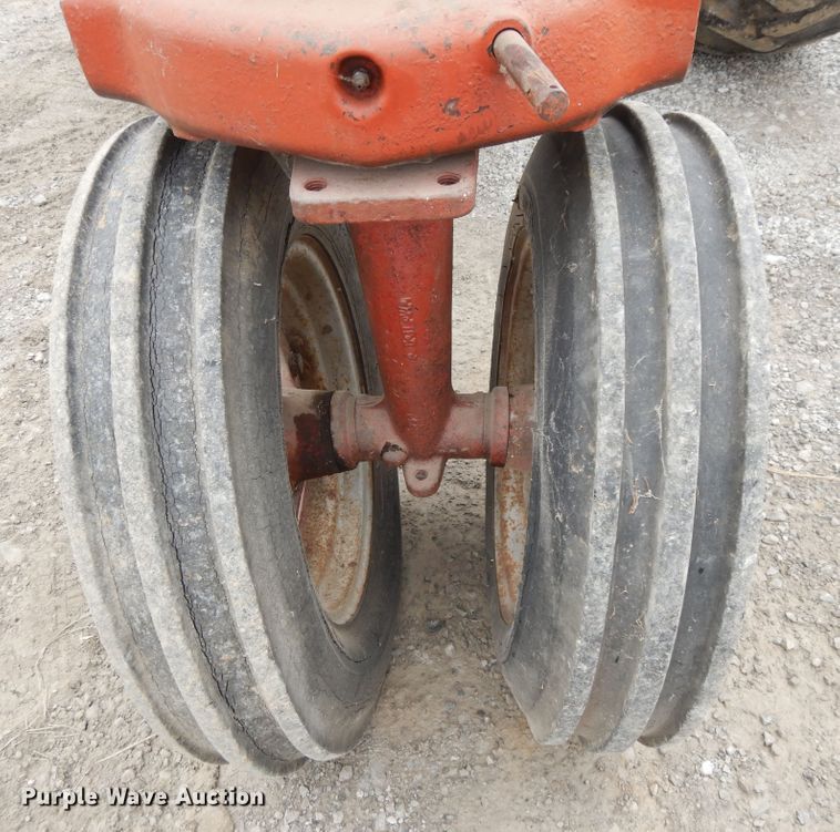 image for item DF5239 1951 Farmall H  tractor