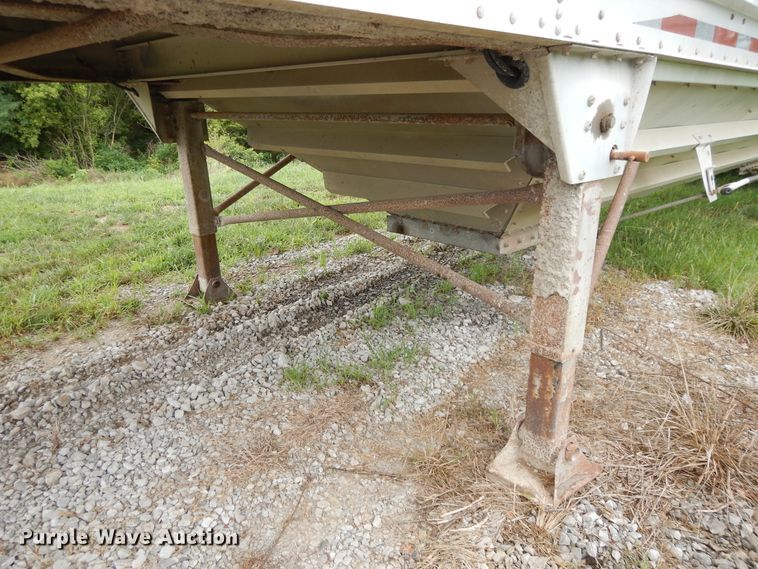 image for item DF5240 1996 Jet double hopper bottom grain trailer