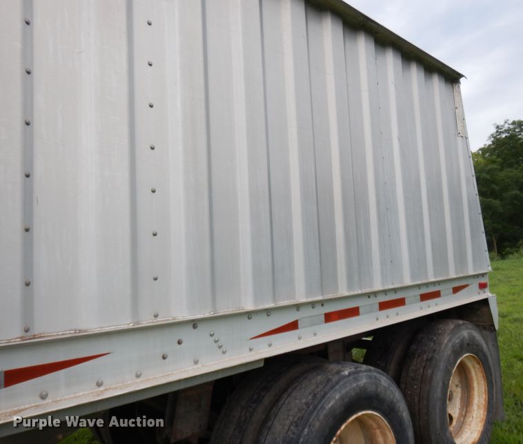 image for item DF5240 1996 Jet double hopper bottom grain trailer